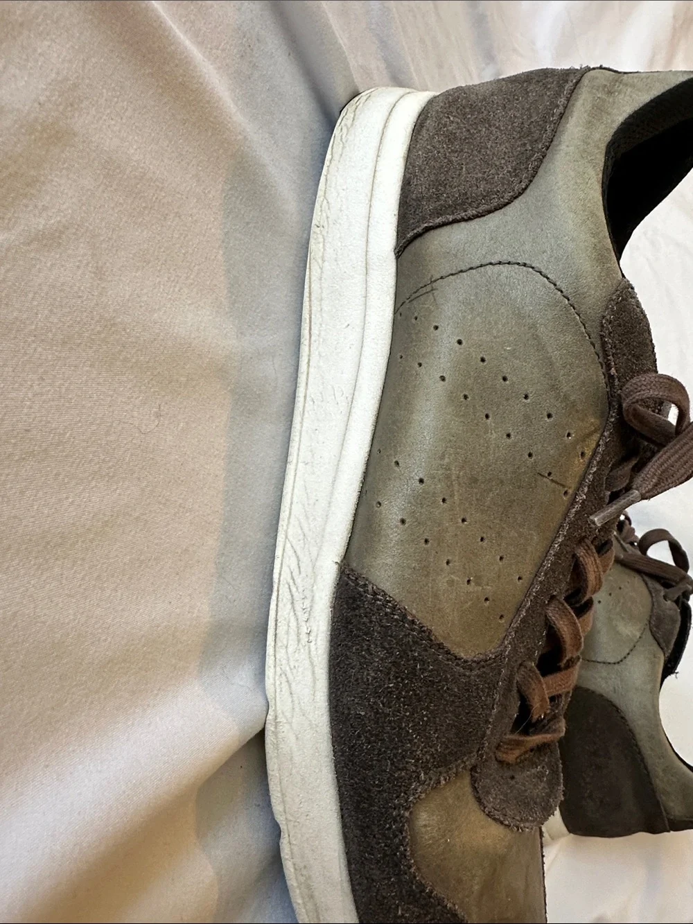 Banana Republic low top